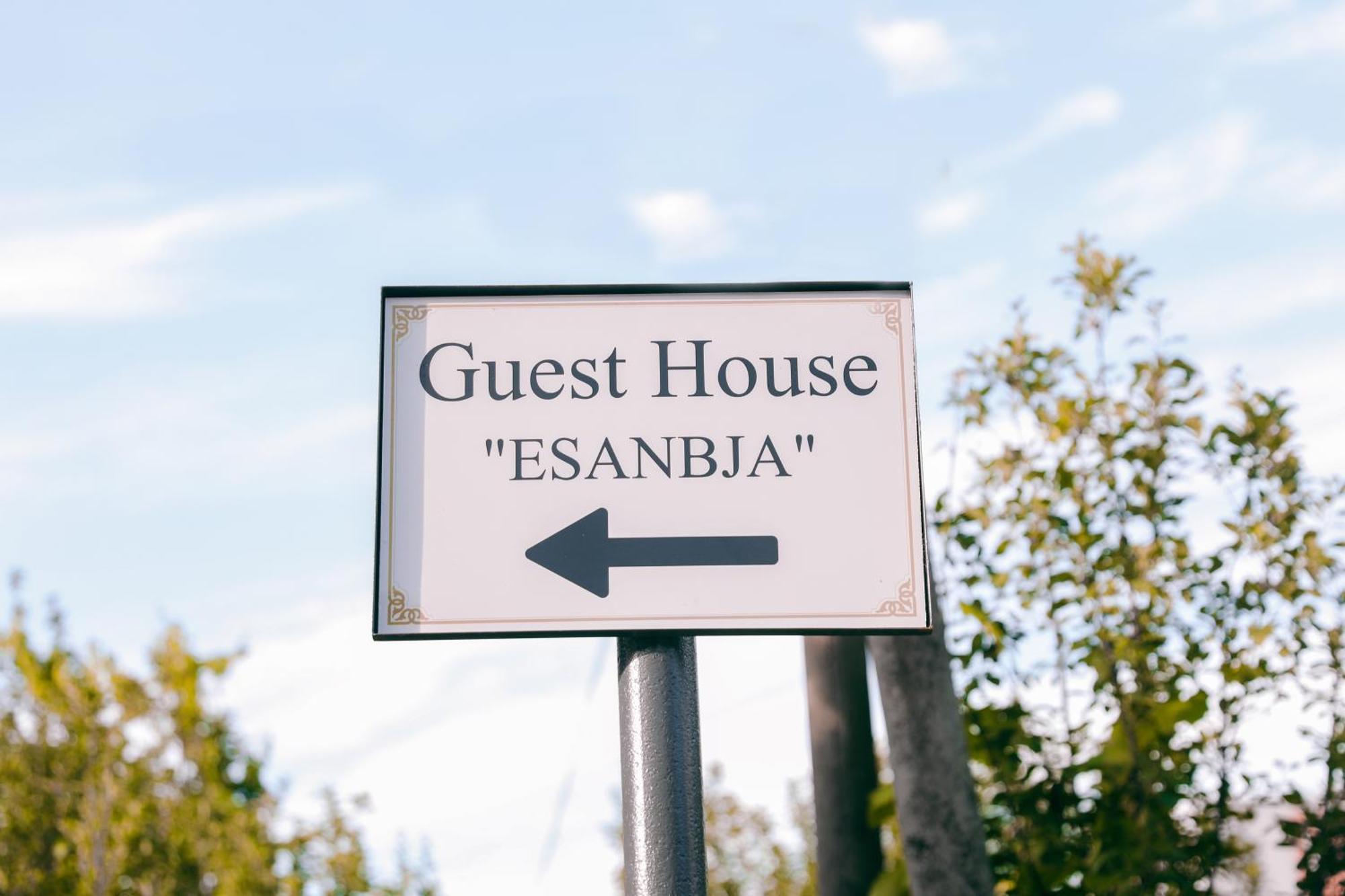Guest House Esanbja Berat Exterior foto
