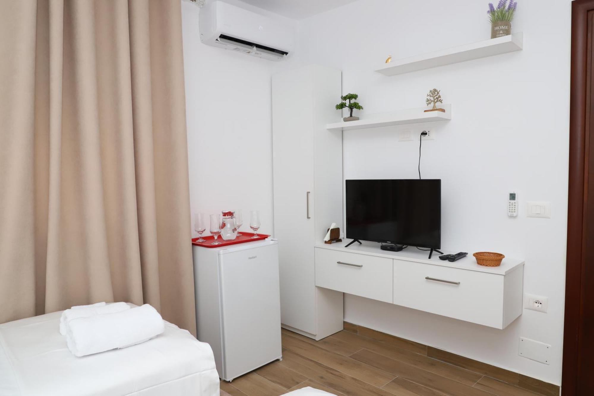 Guest House Esanbja Berat Exterior foto